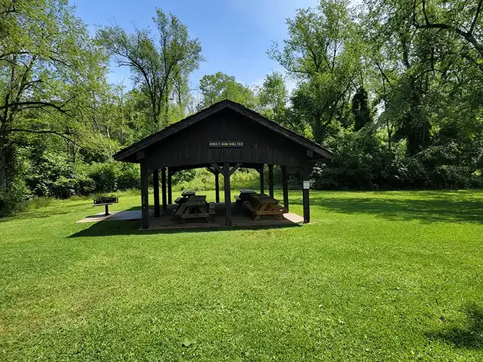 sweet-gum-shelter1-o